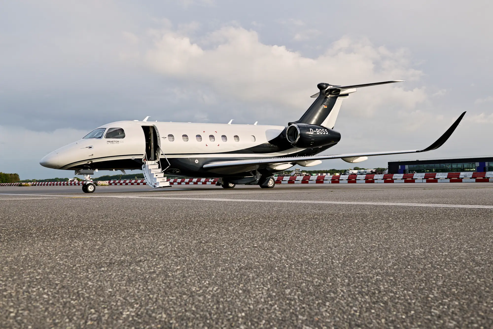 Embraer Preator 600 Außenaufnahme fotografiert von Benno Cray Businessfotograf.